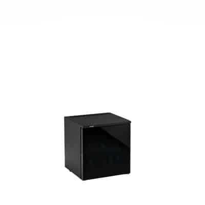 minibar sa zatamnjenim staklenim vratima