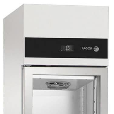 uski vertikalni frizider