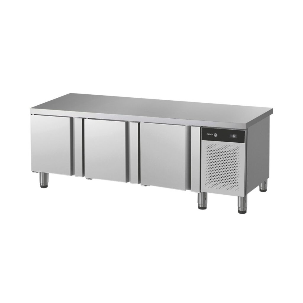 Niski hladni sto 3 vrata